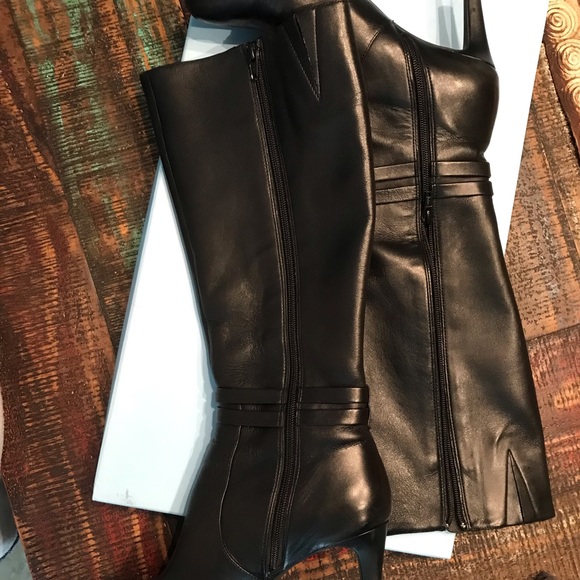 Antonio Melani Black Leather Heeled Boots - Picture 6 of 12